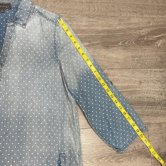 Luxology Chambray Denim Dot Shift Shirt Dress with Pockets 6 - Picture 11 of 16